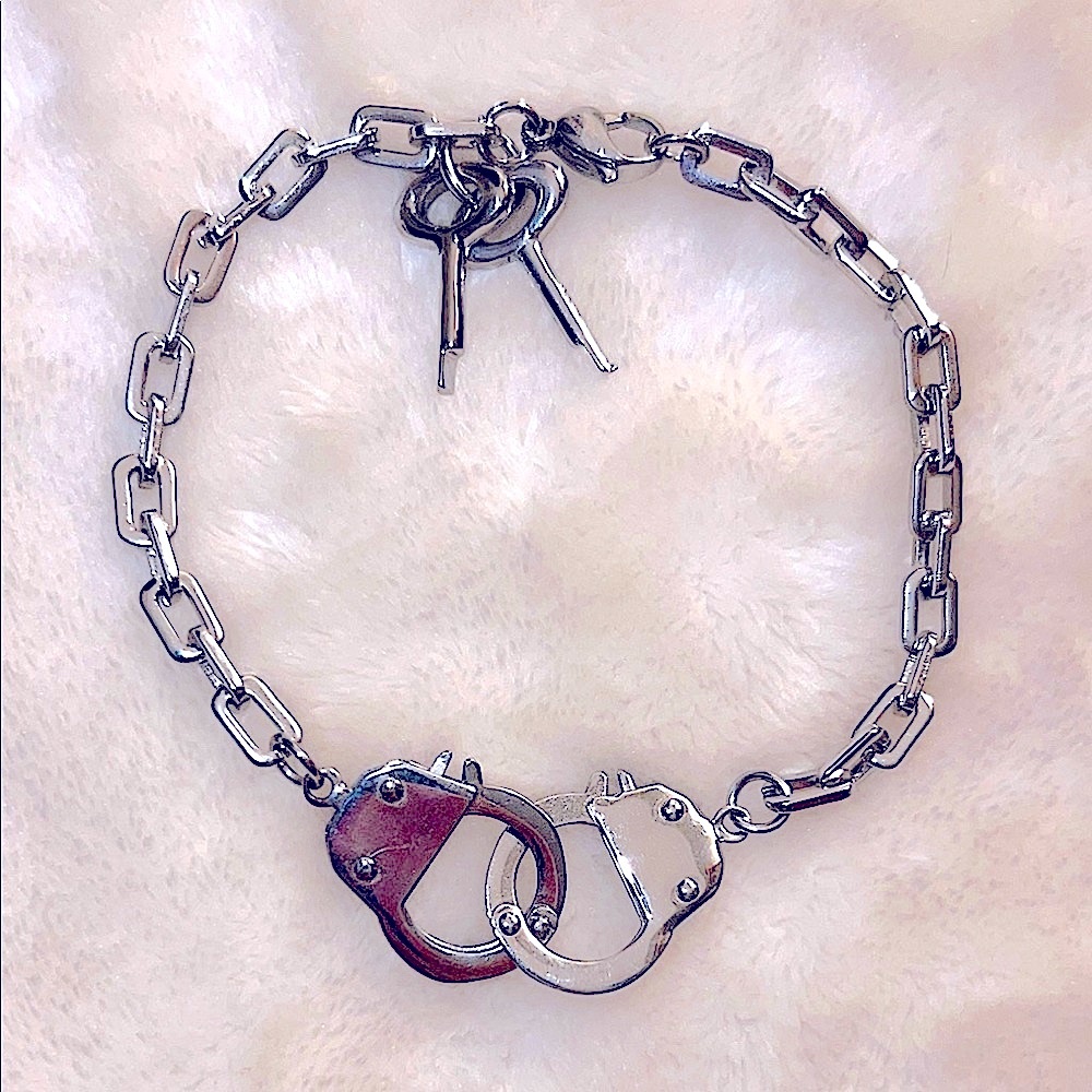NWOT 🔑 CHUNKY 8.5” STAINLESS STEEL KEYS & FUNCTIONING HANDCUFFS LINK BRACELET